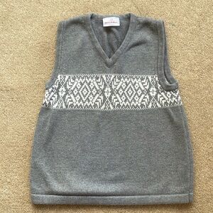 Hanna Andersson grey patterned size 120 boys vest